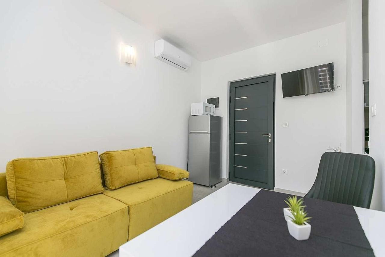 Apartmani Astrid Rabac Exteriör bild