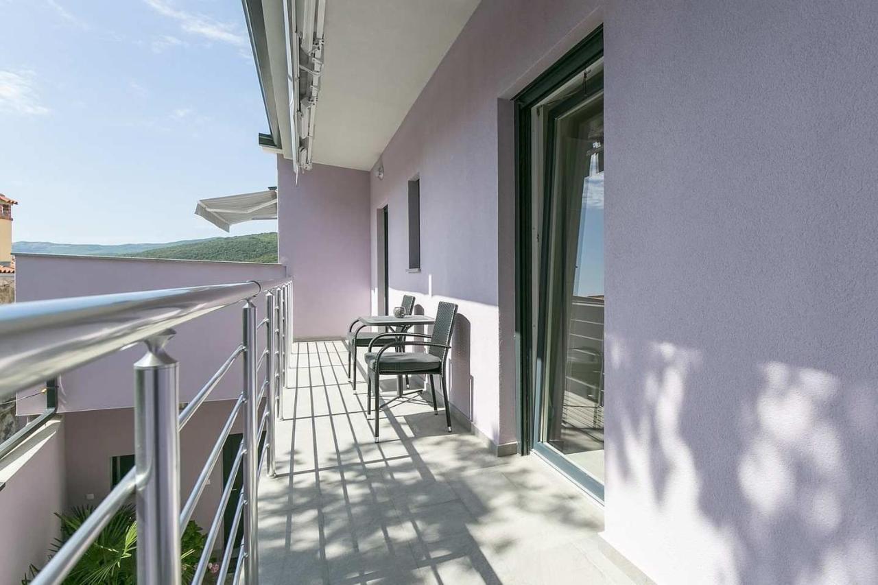 Apartmani Astrid Rabac Exteriör bild
