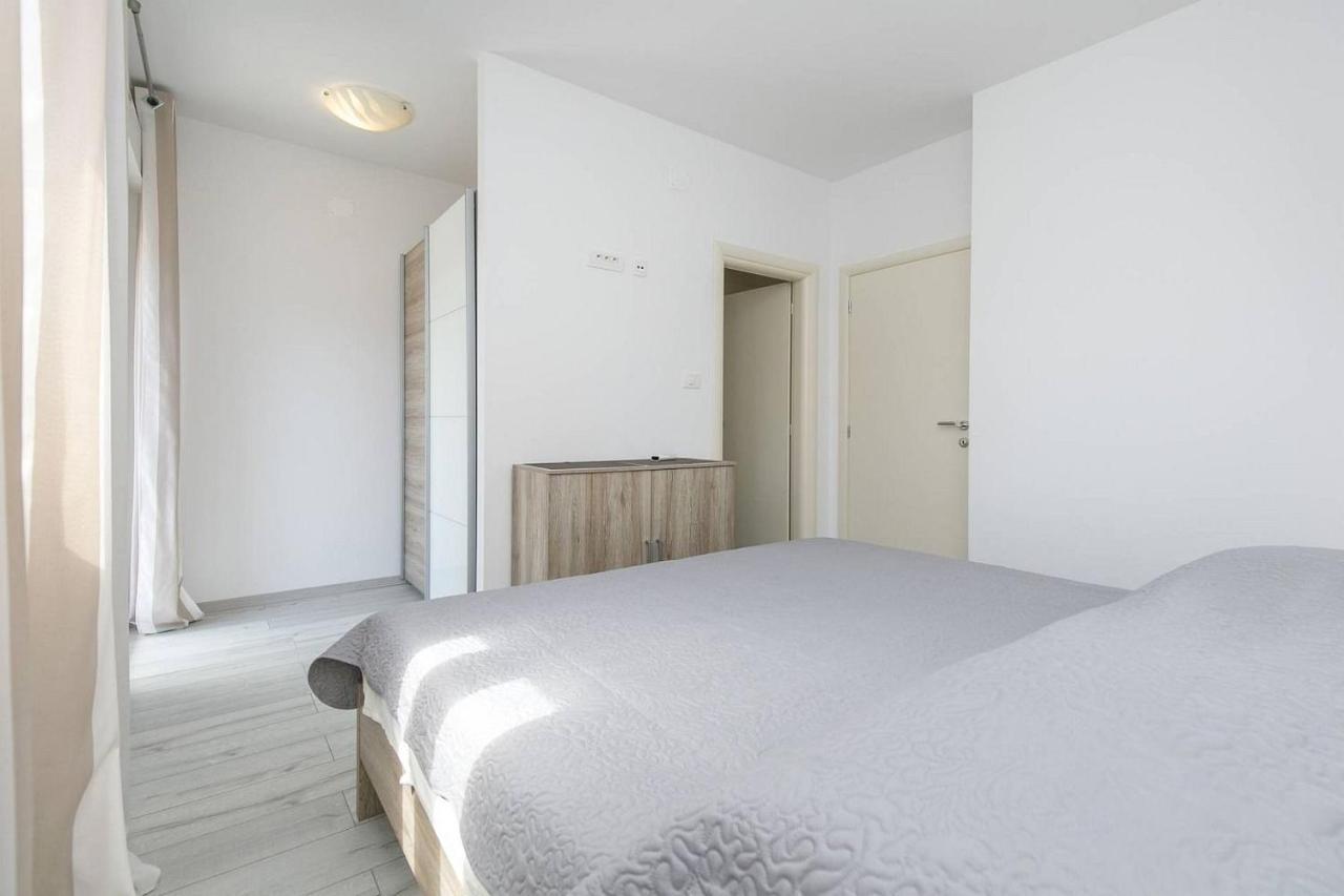 Apartmani Astrid Rabac Exteriör bild