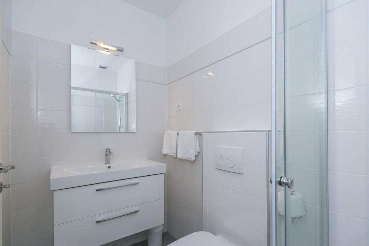 Apartmani Astrid Rabac Exteriör bild